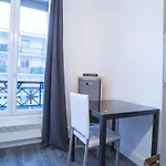 Beautiful bright studio near Père Lachaise